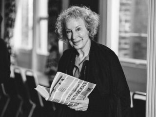 Leituras do Mês: O Distópico e o Real De ATWOOD e PUNTEL.